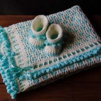 Coordinato copertina più babbucce baby