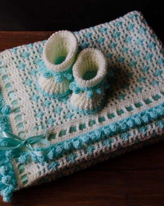 Coordinato copertina più babbucce baby