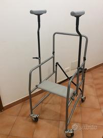 Deambulatore ascellare pieghevole (girello)