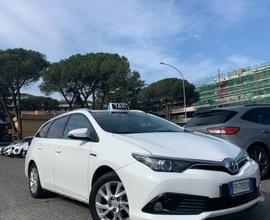 Toyota auris touring sports