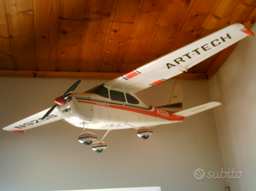 Aereo RC Cessna 182
