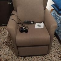 Poltrona elettrica per anziani 