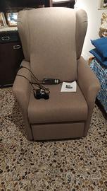 Poltrona elettrica per anziani 