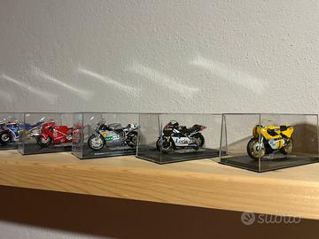 MODELLINI MOTO GP 1/12 CON TECA.
