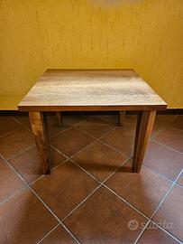 Tavolo in noce nazionale