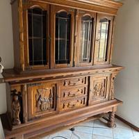 Vetrina in legno massello con intarsi