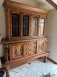 Vetrina in legno massello con intarsi