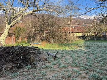 Appartamento Spazioso a Netro con Giardino Privato