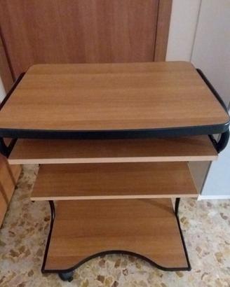 Mobiletto con rotelle