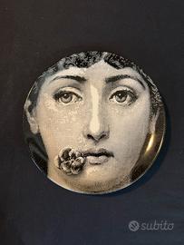 Piatto in ceramica ispirato