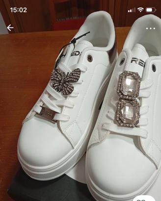 Scarpe nuive