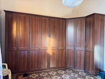 Armadio da camera a 9 ante