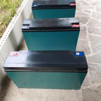 Batteria 12 volt 30A Pb per motocarriola