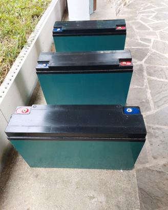 Batteria 12 volt 30A Pb per motocarriola