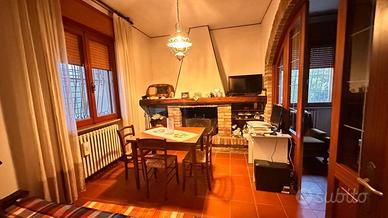 Casa indipendente di 269 m² con più di 5 locali e 