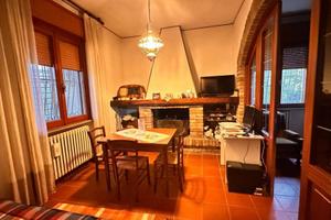 Casa indipendente di 269 m² con più di 5 locali e 