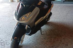 scooter Yamaha xmax 250