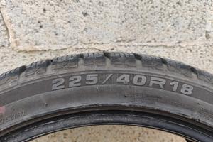 Gomme invernali Momo 225/40 R18