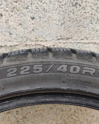 Gomme invernali Momo 225/40 R18