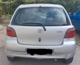 TOYOTA Yaris - 2000