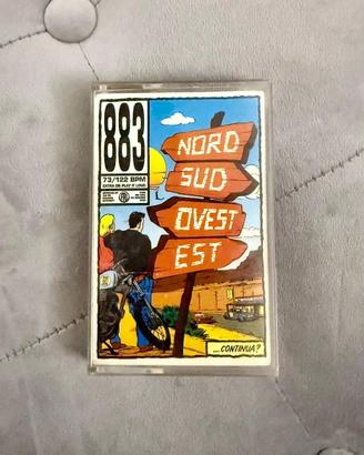 Audiocassetta 883 nord sud ovest est originale