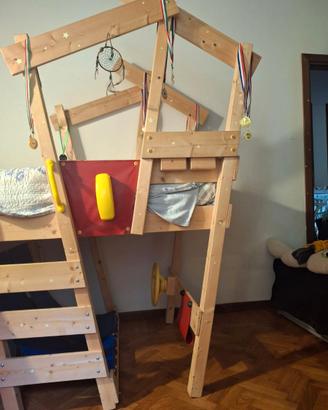 Letto bambino  con scivolo a soppalco in legno
