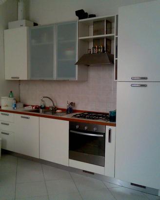 Cucina - mobile giorno - divanoletto - armadio