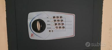 cassaforte digitale a muro Technomax 