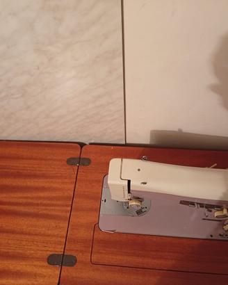 macchina per cucire anche ricami