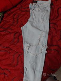 jeans strappato