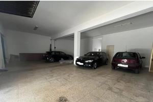 Ampio locale/magazzino o deposito