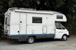 Camper mansardato