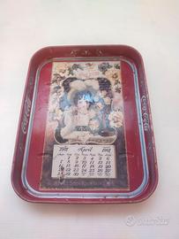Vassoio Coca Cola molto datato con calendario 1901