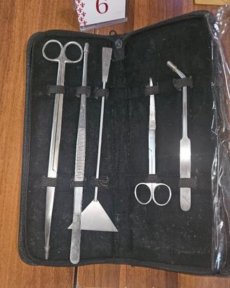 attrezzatura per potatura piante acquario