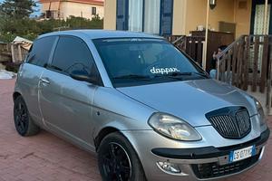 Lancia ypsilon 2005