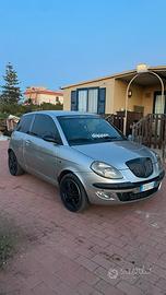 Lancia ypsilon 2005