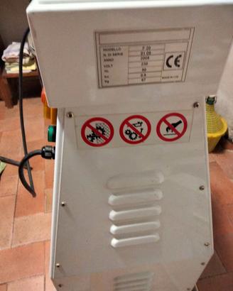 IMPASTATRICE PROFESSIONALE