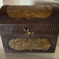 Bauletto decorato e rivestito simil coccodrillo