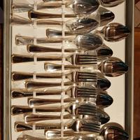 Set poste con rifiniture in oro