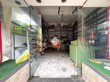 NEGOZIO A NAPOLI