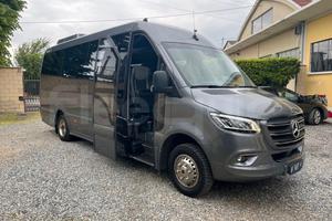 Mercedes-Benz Sprinter (minibus)