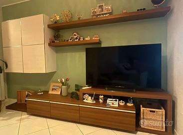 Parete salone Colombini in noce piena