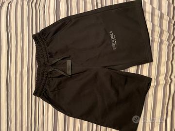 pantaloni essentials