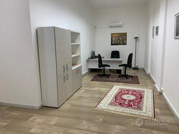 Locale commerciale via Gubbio (ufficio - negozio)