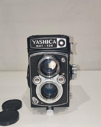 Yashica MAT 124