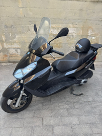 Scooter moto Piaggio X7 evo 125