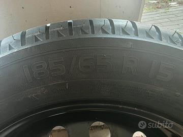 gomma con cerchio 185/65/15