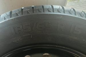 gomma con cerchio 185/65/15