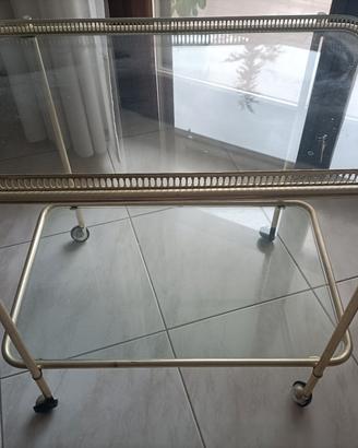 carrello in metallo dorato
