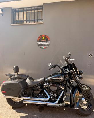 Harley-davidson FLSTC Heritage Softail Classic 114